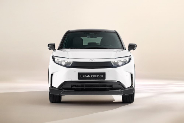 Toyota Urban Cruiser 2025 -koeajo: Kompakti sähköinen crossover Eurooppaan