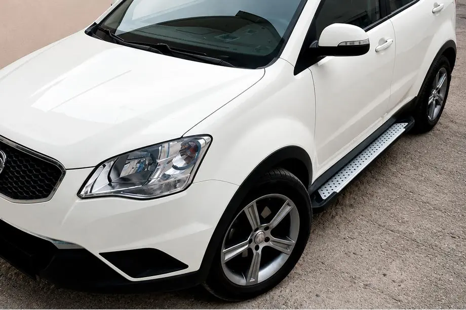 SsangYong Korando 2010–2019 Allmond Grey -sivuporrassarja (2 kpl, alumiini) Image