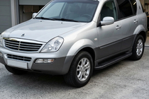 SsangYong Rexton I 2001–2017 Sivuporrast Bosphorus Black (2 kpl, alumiini) kuva 1