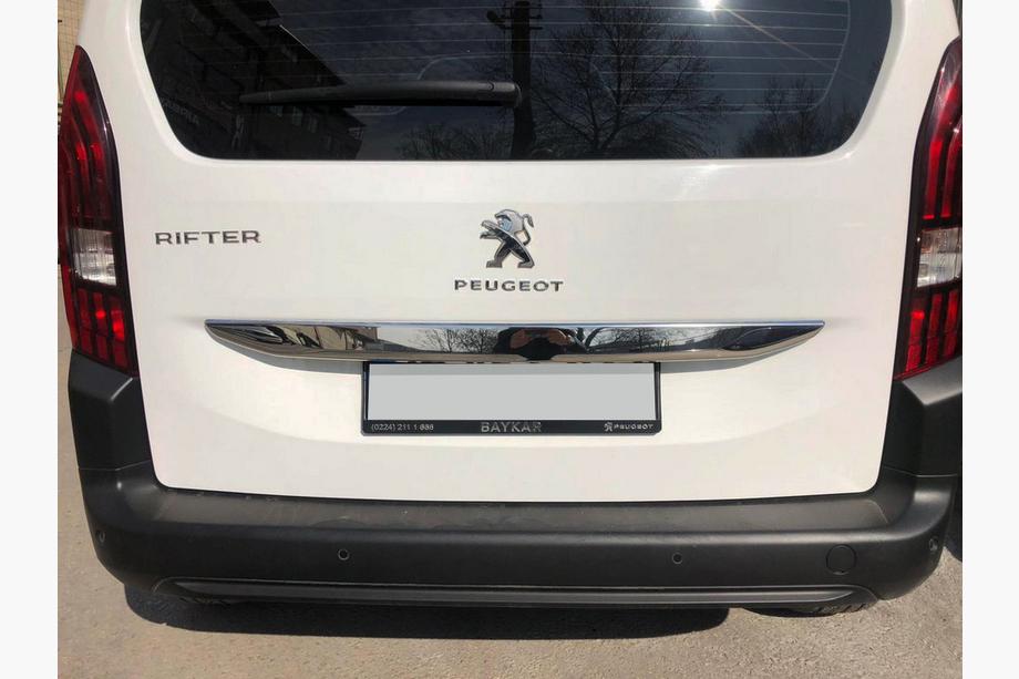 Peugeot Partner/Rifter 2019– Poisto: Rekisterikilven ylälista (ruostumaton teräs) Image