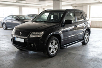 Suzuki Grand Vitara 2005–2017 RedLine V1 sivuportaat (2 kpl, alumiini) kuva 1
