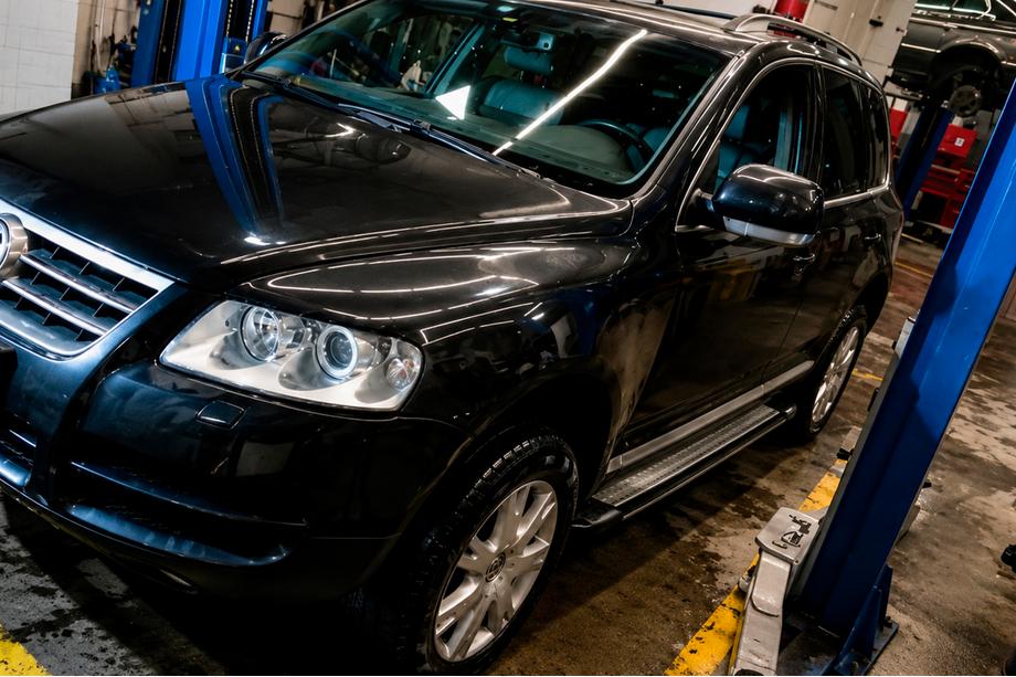 Volkswagen Touareg 2002–2010 Rainbow sivuporrassarja (2 kpl, alumiini) Kuva 2
