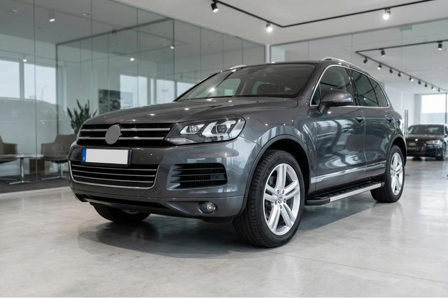 Volkswagen Touareg 2010–2018 Sivukynnykset RedLine V1 (2 kpl, alumiini) Image