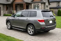 Toyota Highlander 2008–2013 RedLine V1 sivuportaat (2 kpl, alumiini) kuva 1