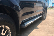 Toyota Hilux 2006–2015 Allmond Grey -sivuporrassarja (2 kpl, alumiini) kuva 2