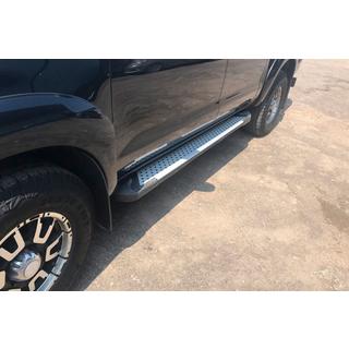 Allmond Grey -sivuporrassarja (2 kpl, alumiini) Toyota Hilux 2006–2015 kuva 1