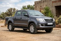 Toyota Hilux 2006–2015 Allmond Black sivuaskelmat (2 kpl, alumiini) kuva 1