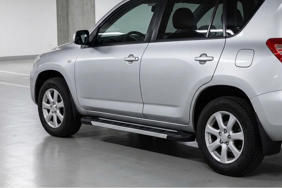 Toyota Rav 4 2006–2013 RedLine V1 sivuportaat (2 kpl, alumiini) Image
