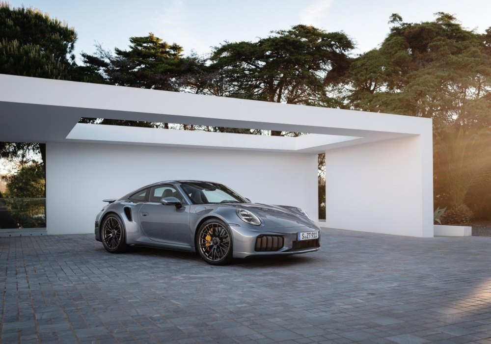 Porsche 911 Turbo S T-Hybrid -koeajo: kaikkien aikojen tehokkain 911
