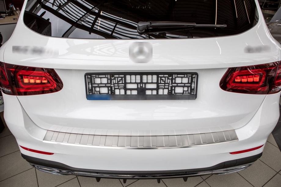 Mercedes GLC X253 2015–2022 Takapuskurin suojalista Carmos (2019-2022, ruostumaton teräs) Kuva 1