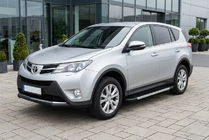 Toyota Rav 4 2013–2018 RedLine V1 sivuportaat (2 kpl, alumiini) kuva 1