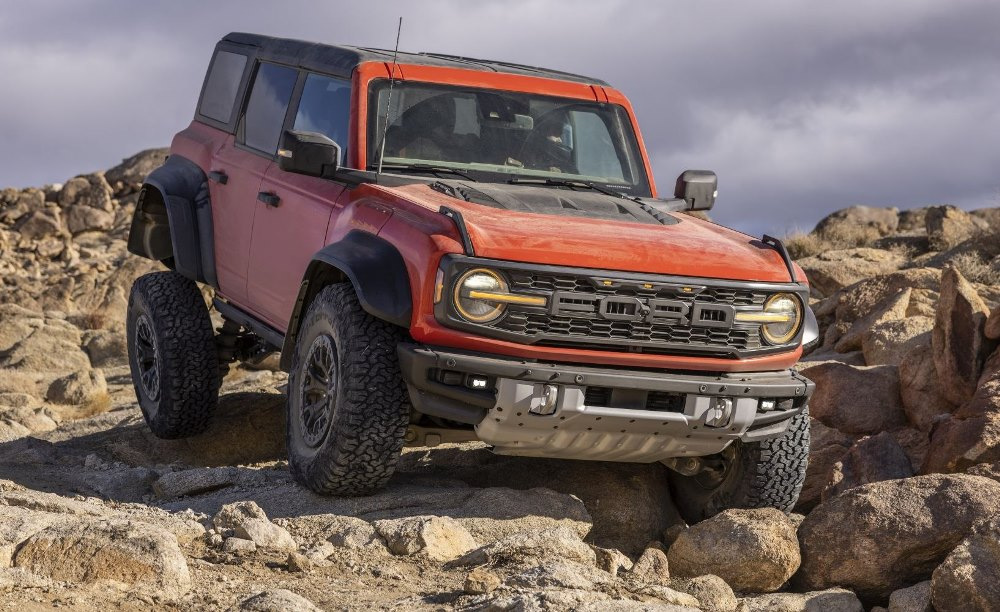 Ford Bronco Raptor: auto maastoajon ekstremiin