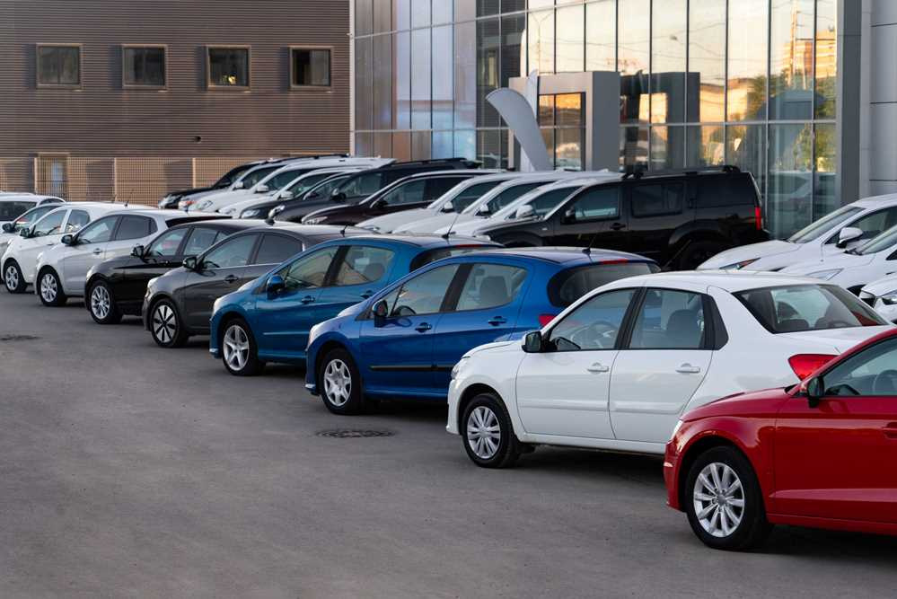 Uusi vai käytetty: mikä auto sopii aloittelijalle?