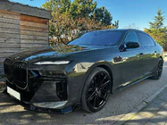 BMW 7-sarja G70/G71 2022– Etupuskurin lipa (M760, M-Sport ja i7 M70) kuva 1