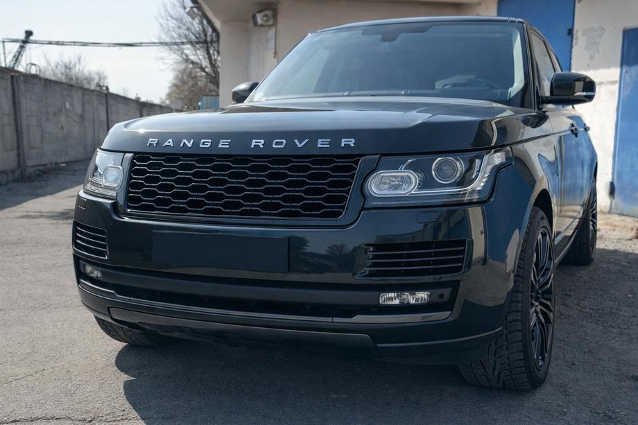 Range Rover IV L405 2013–2021 Etusäleikkö 2013-2018 (SVO Black -design 2019) Image