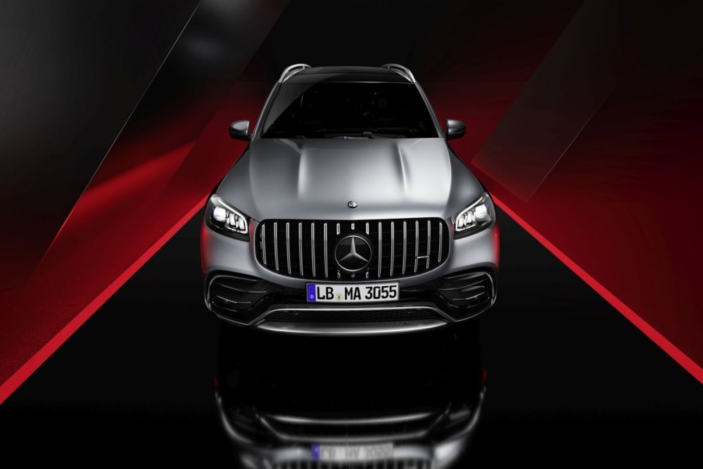 Mercedes-Benz GLS AMG 63 V8: Lippulaiva-SUV:n koeajo