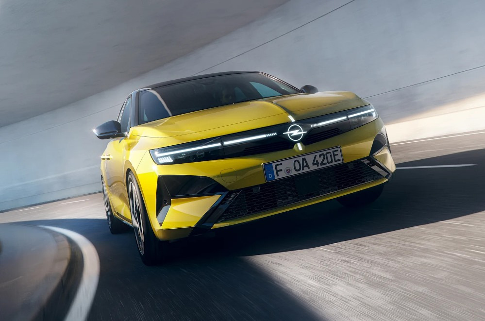 Uusi Opel Astra L 2026: kompaktin hatchbackin koeajo