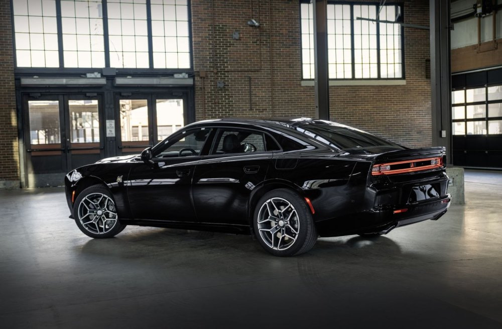 Neljäovinen Dodge Charger VIII: koeajo modernista muskeliautosta