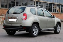 Dacia Duster 2008–2018 Takakaari suora Black (ruostumaton teräs) kuva 3