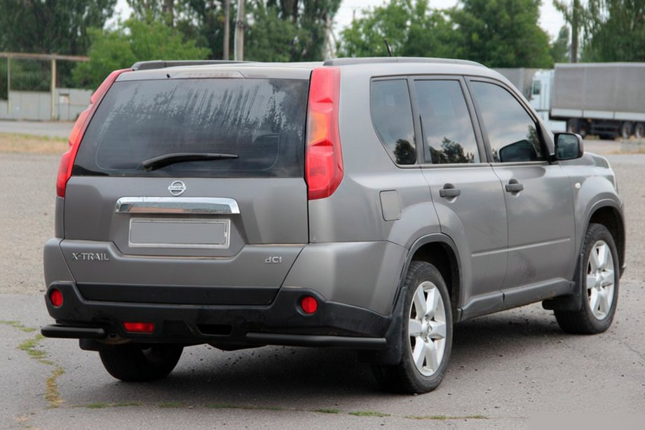 Nissan X-trail T31 2007–2014 Takakulmat AK003 Black (2 kpl, ruostumaton teräs) Kuva 1