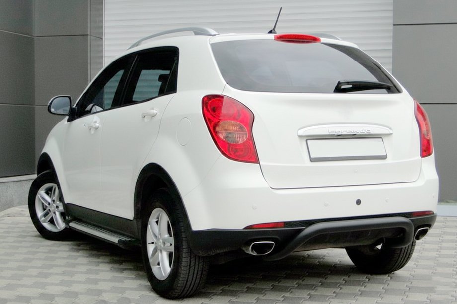 SsangYong Korando 2010–2019 Takasuojakaari AK006 Black (ruostumaton teräs) Image