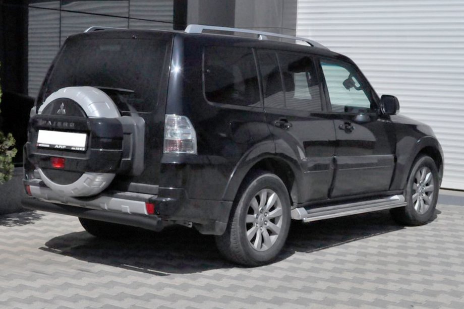 Mitsubishi Pajero Wagon III 1999–2006 Takasuojakaari AK002 Black (ruostumaton teräs) Kuva 2