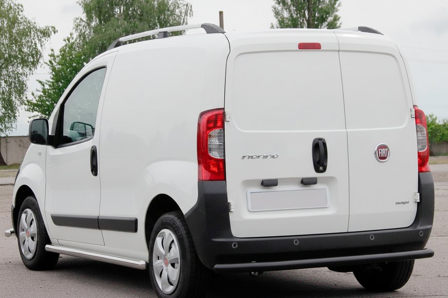 Fiat Fiorino/Qubo 2008–2024 Takapuskurisuoja Black (ruostumaton teräs) Image
