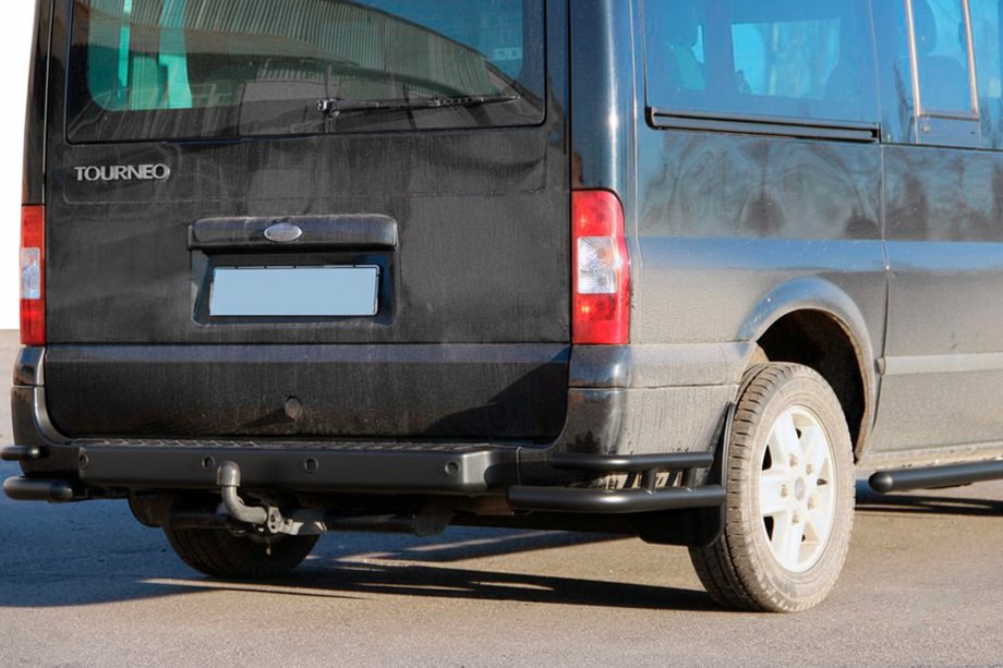 Ford Transit 2000–2014 Takakulmaputket AK003-Double Black (ruostumaton teräs) Kuva 1