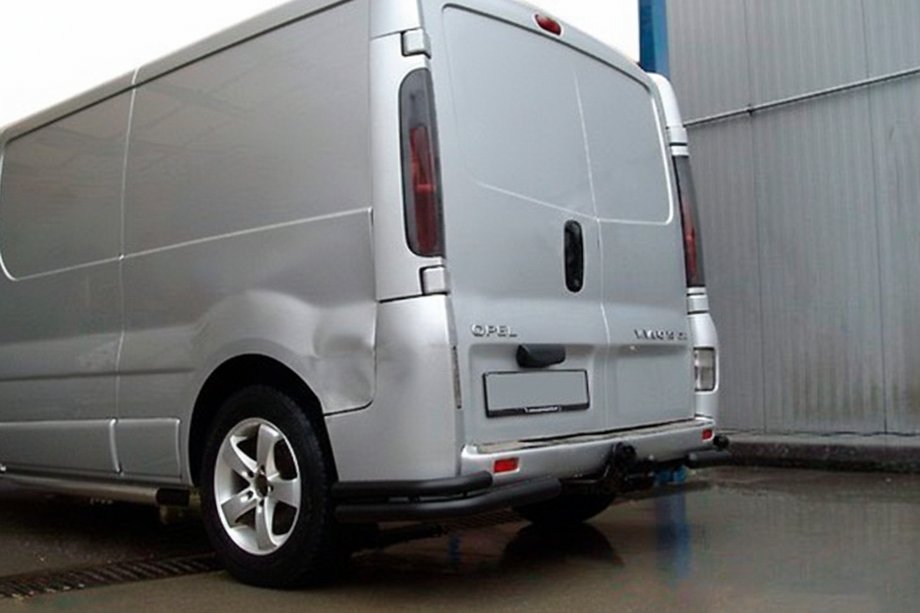 Nissan Primastar 2002–2014 Takakulmaputket AK003-Подвійний Musta (ruostumaton teräs) Image