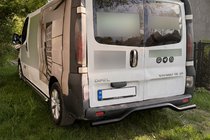 Opel Vivaro 2001–2015 Takapuskurisuoja AK006 Black (ruostumaton teräs) kuva 3