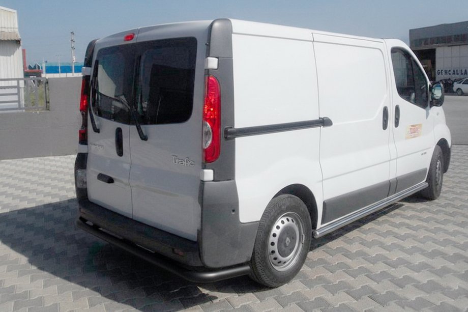 Opel Vivaro 2001–2015 Takasuojakaari AK005 Black (ruostumaton teräs) Image
