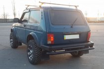 Lada Niva ja Urban 1977– Takasuojakaari AK002 tupla Musta kuva 1