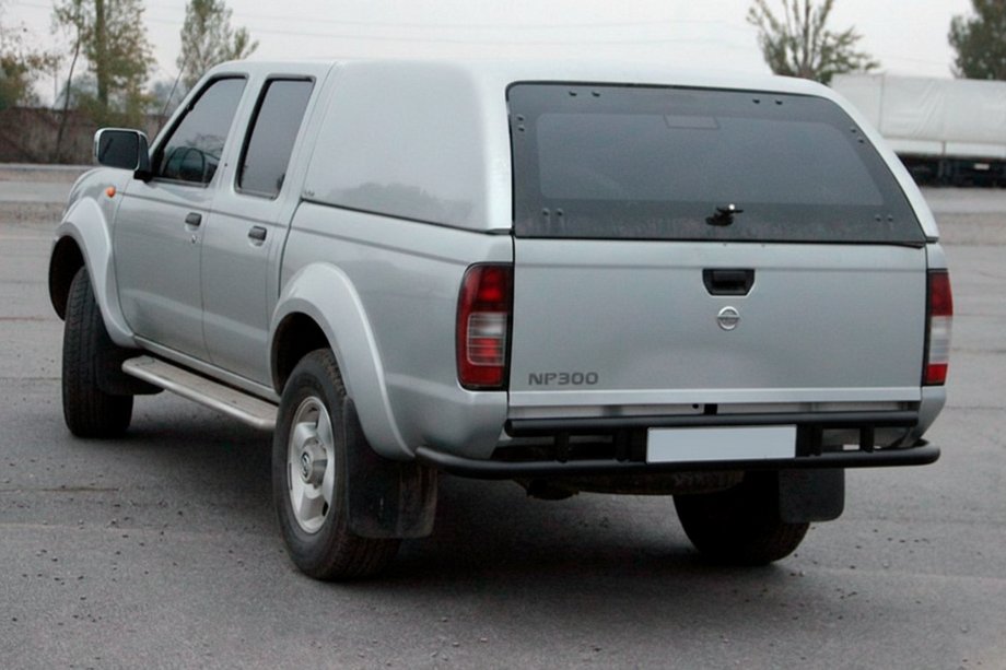 Nissan NP300 1999–2015 Takapuskurin suojakaari AK004 Black (ruostumaton) Image