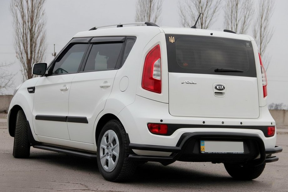 Kia Soul II 2013–2018 Takasuojakaari AK007-2 Black (ruostumaton teräs) Image