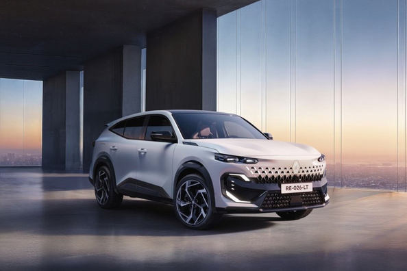 Renault Filante 2026 -koeajo: uusi lippulaiva-hybridicrossover