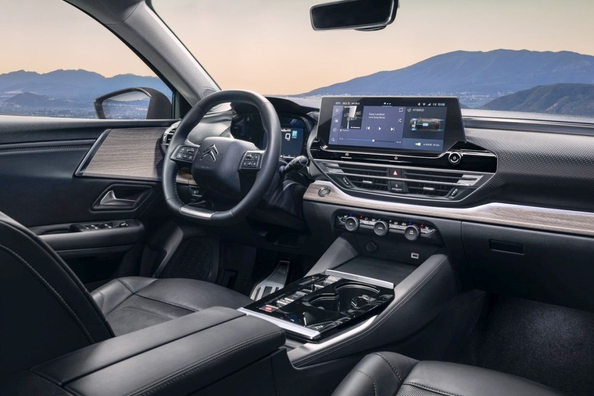 Citroën C5 X Hybrid -arvostelu: mukava crossover-liftback kevythybridillä Kuva 5