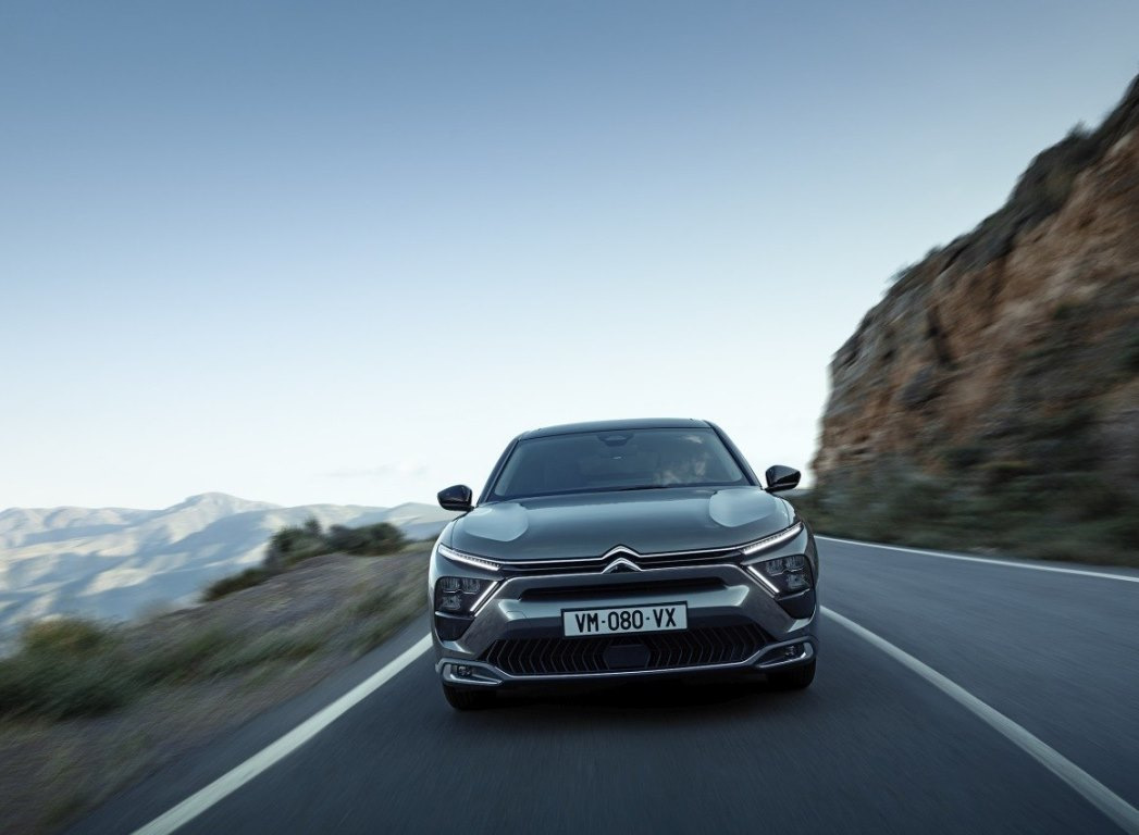 Citroën C5 X Hybrid -koeajo: mukava crossover-liftback kevythybridillä