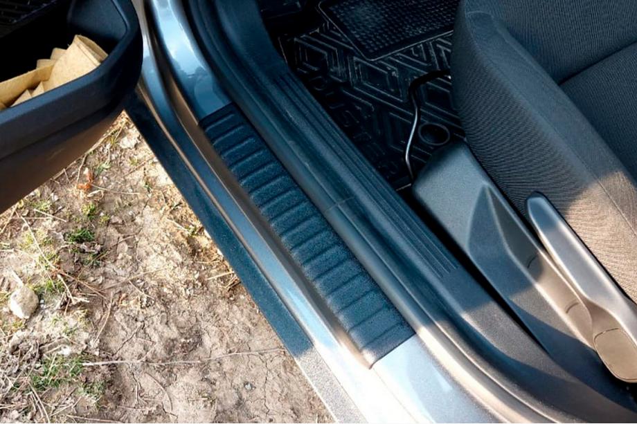 Renault Duster 2024– EuroCap sisäpuoliset kynnyslistat (matta, 4 kpl, ABS) Image