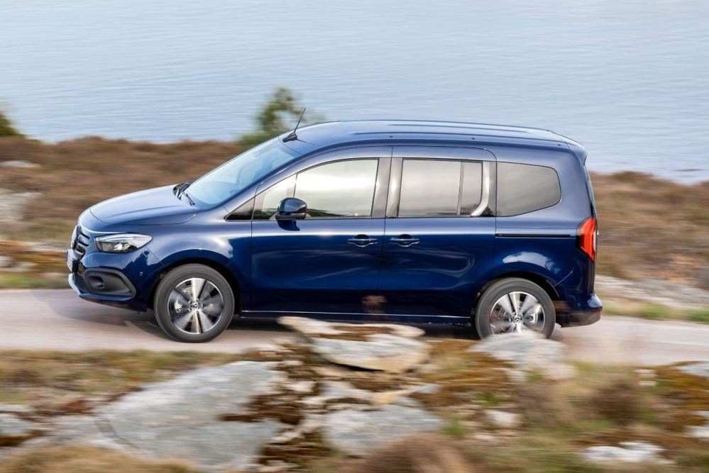 Mercedes-Benz EQT -koeajo: kompakti sähköinen tila-auto