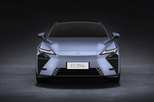 Lexus ES BEV: täyssähköinen premium-sedan 2026