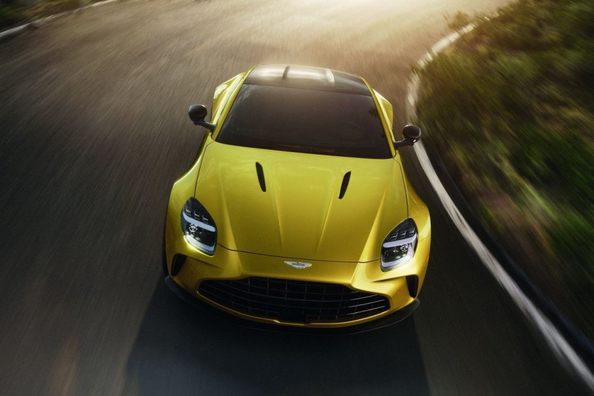 Koeajo: brittiläinen urheiluauto Aston Martin Vantage 2025