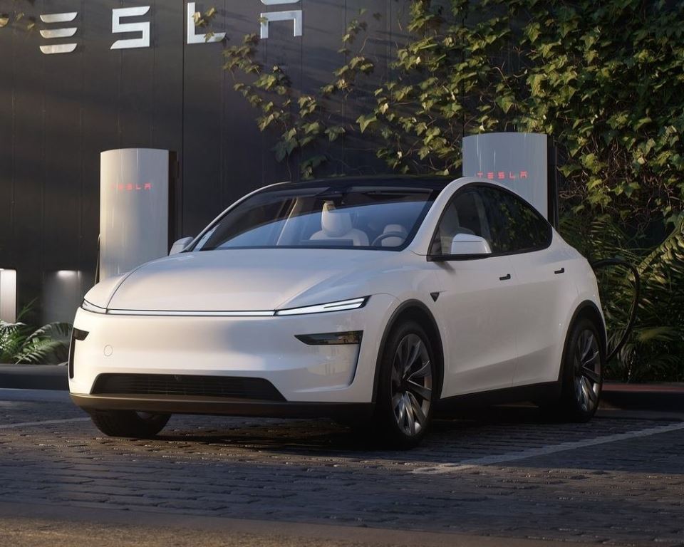 Tesla Model Y (Juniper 2025): katsaus uudistettuun sähköcrossoveriin
