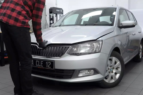 Skoda Fabia: Näin avaat konepellin – vaiheittainen ohje