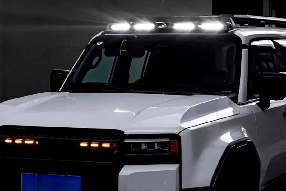 Toyota Land Cruiser Prado 250 2023– Tuulilasin lippa LED-valolla (musta) Kuva 2