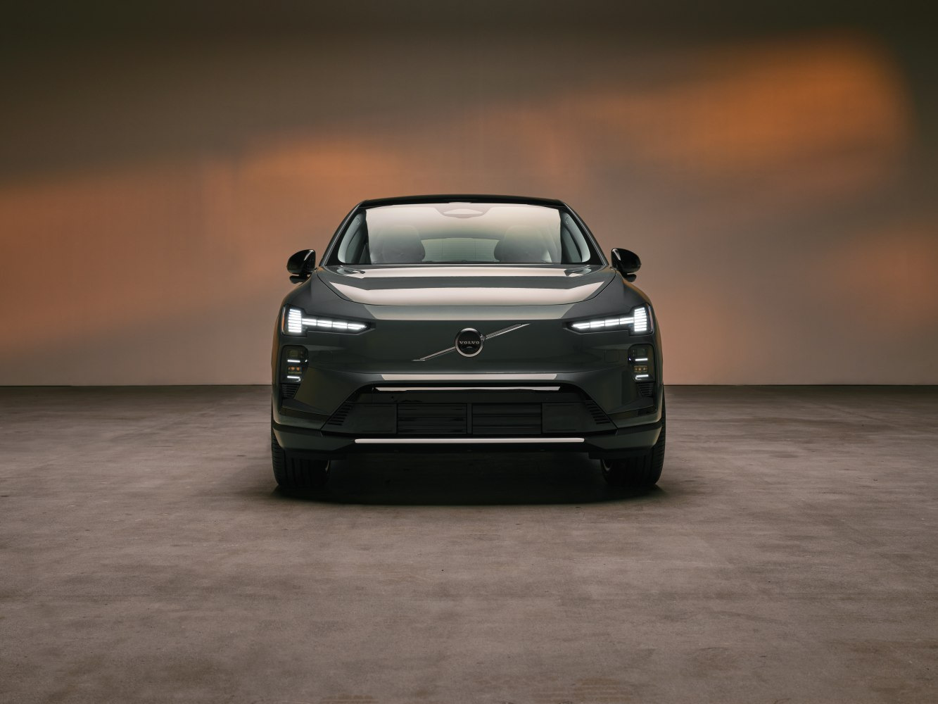 Volvo EX60 (2026) – katsaus täysin sähköiseen keskikokoiseen crossoveriin