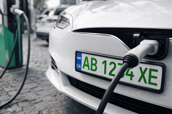 Miksi autossa on vihreät rekisterikilvet? Mitä ne tarkoittavat Ukrainassa