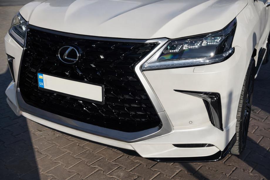 Lexus LX570/450d 2008–2022 Poistoerä! TRD etulipan helma (2021-2022) Image