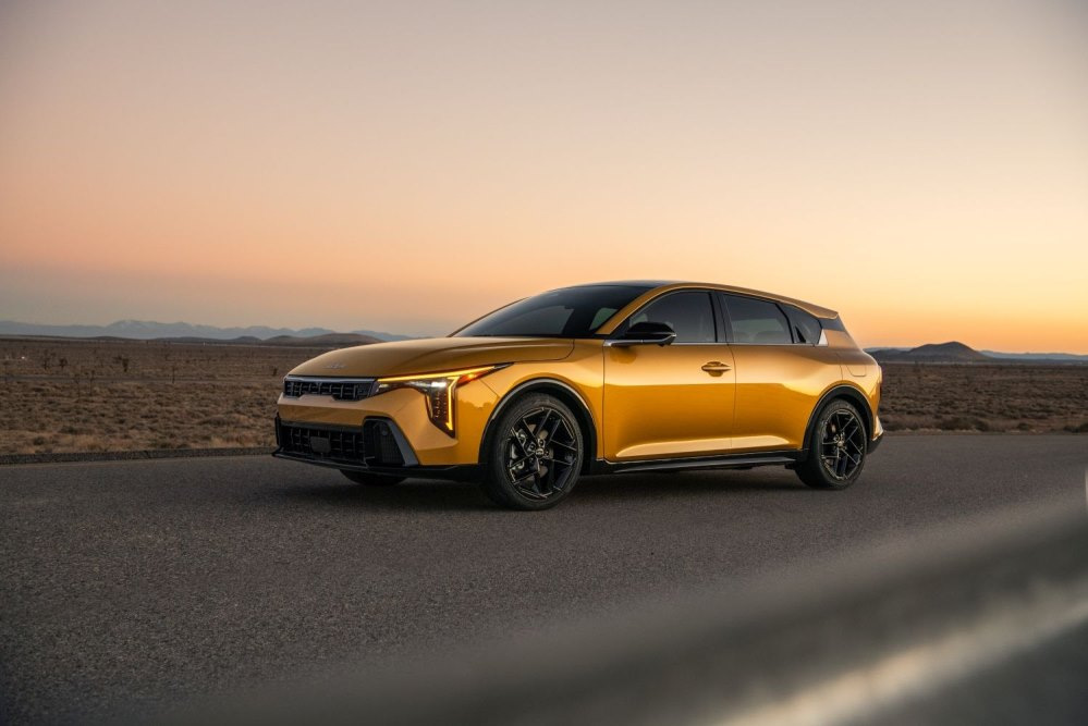 Kia K4 Hatchback 2026 -koeajo: moderni kompakti hatchback tilalla ja teknologialla