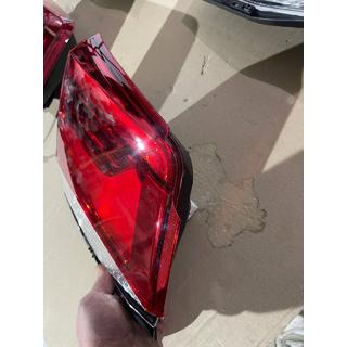 B-laatu Takavasen sisempi takavalo 2016-2021 (OEM-standardi) (takaluukkuun) (haljennut) Toyota Land Cruiser 200 2007–2021 kuva 4