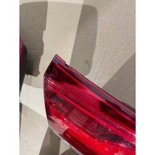 B-laatu Takavasen sisempi takavalo 2016-2021 (OEM-standardi) (takaluukkuun) (haljennut) Toyota Land Cruiser 200 2007–2021 kuva 3